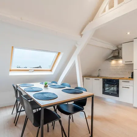 Prime Location, Stylish Duplex, 5pax Apartamento